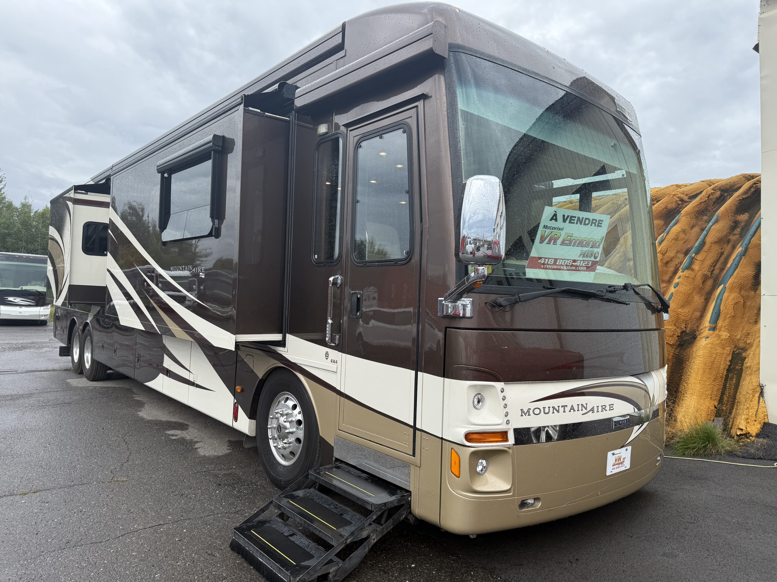 2015 Newmar Mountain Aire 4364 - VR Emond Plus